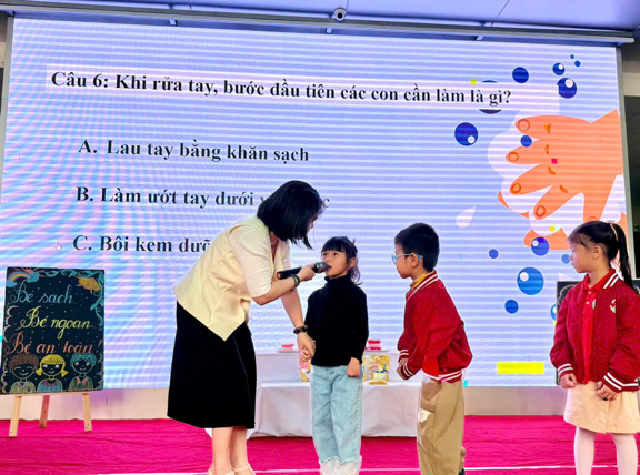 2025-11-28 12:14:05.681000