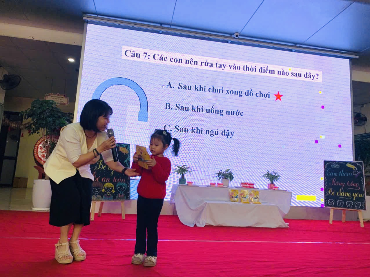 2025-11-28 12:23:55.732000