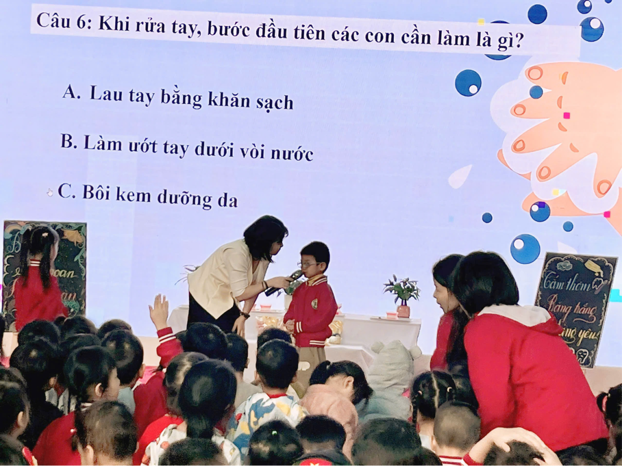 2025-11-28 12:27:19.998000